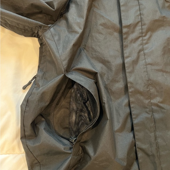 Champion Vintage Hooded Tech Hooded Jacket — Black - Picture 13 of 13